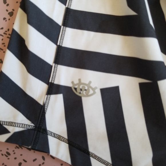 (6) Lululemon seawheeze singlet which way sway tank top - Picture 3 of 3